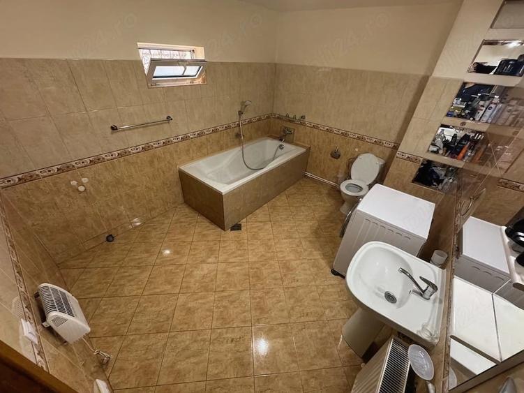 Casă cu Teren 320 Mp în Valea Mare