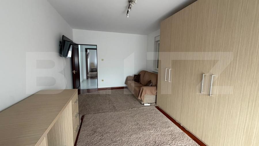 Apartament cu 2 camere decomandat, mobilat în Central