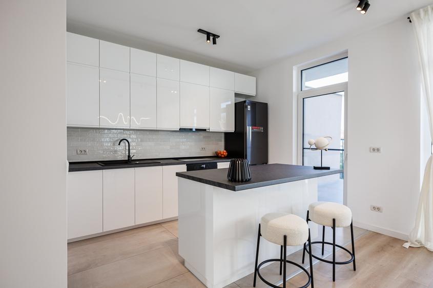 Duplex cu 4 camere cu Canalizare în Dumbrăvița