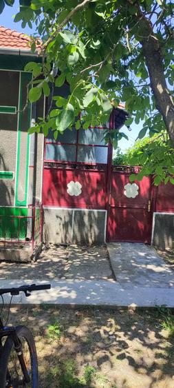 Casă cu 6 camere cu Teren 2880 Mp în Mișca