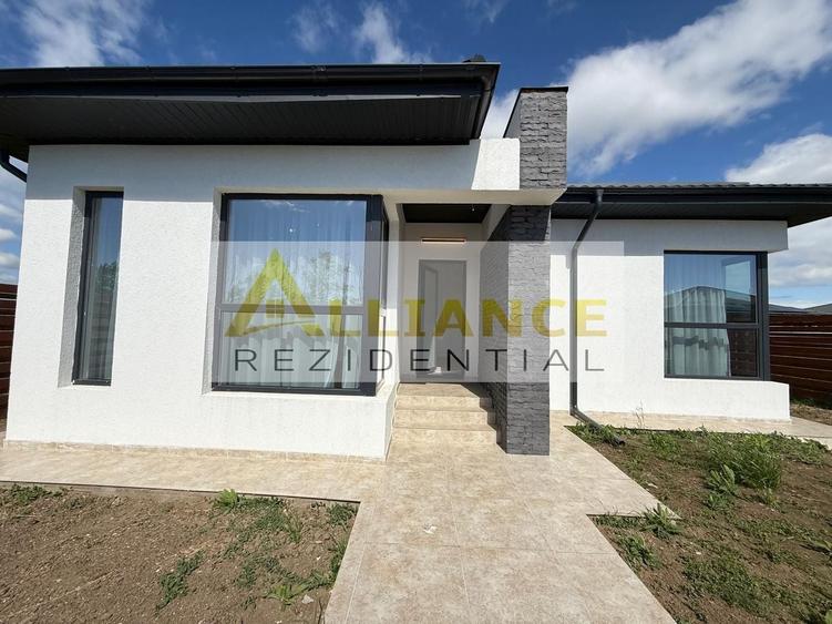 Casă individuală cu 3 camere cu Canalizare în Berceni
