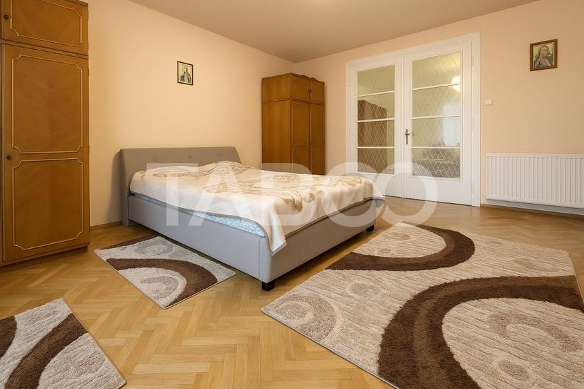 Apartament cu 3 camere nedecomandat, mobilat în Orașul de Jos