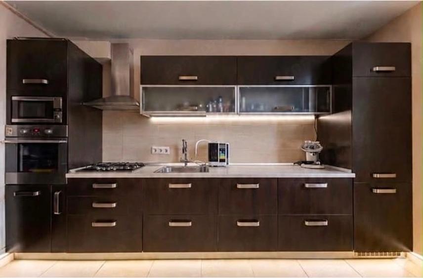 Apartament cu 2 camere semidecomandat în P-ța Doina