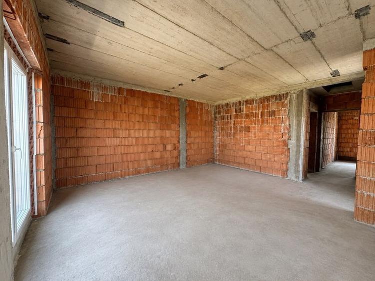 Duplex cu 3 camere cu Canalizare în Moșnița Nouă