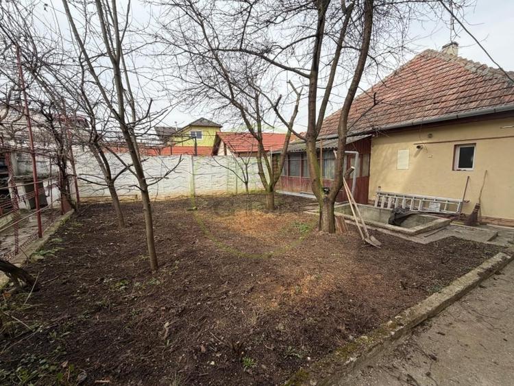 Casă individuală cu 3 camere cu Canalizare în Trei Stejari