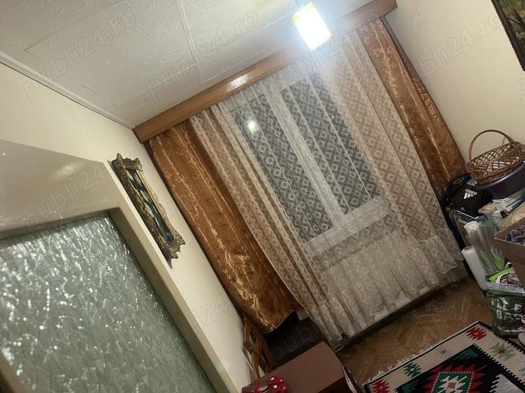 Apartament cu 3 camere semidecomandat în Dărmănești