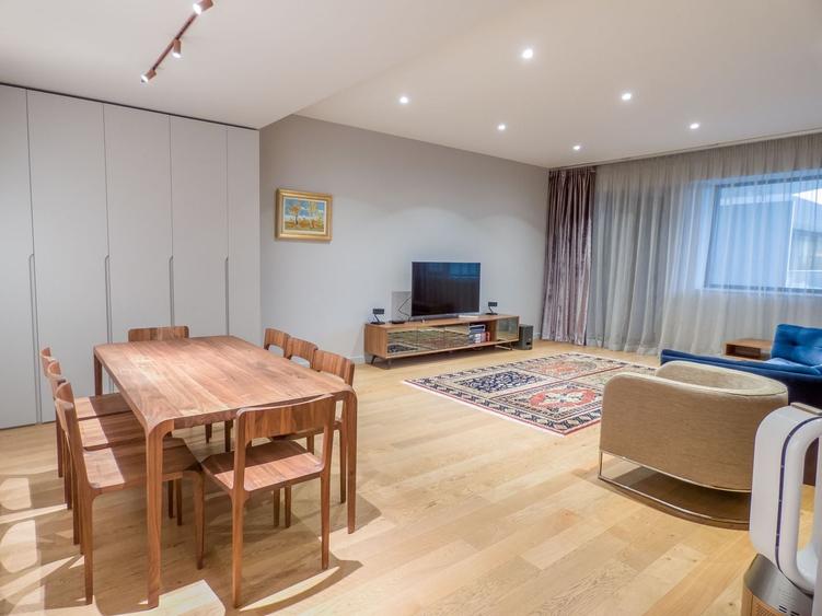 Apartament cu 3 camere, mobilat în Herăstrău