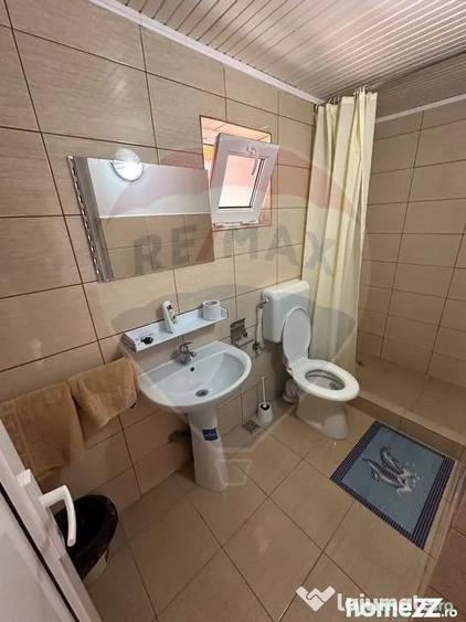 Spațiu comercial, de 1,700 mp, în Obrejița