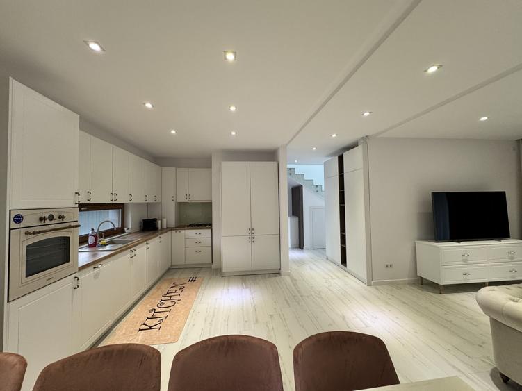 Duplex cu 4 camere cu Canalizare în Borhanci