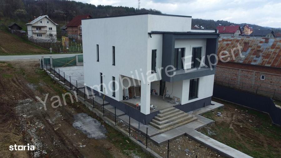 Casă cu 4 camere în Zigoneni
