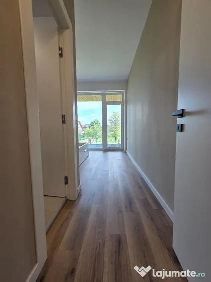 Apartament cu 3 camere decomandat în Băneasa