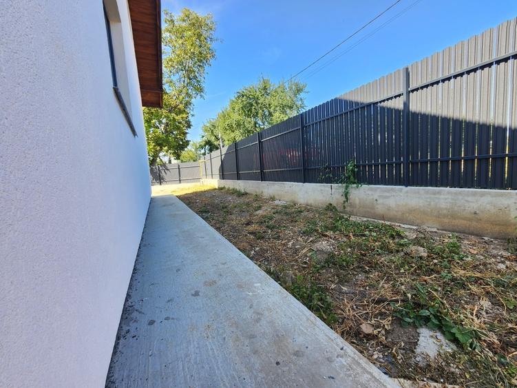 Casă individuală cu 3 camere cu Canalizare în Lunca Cetățuii