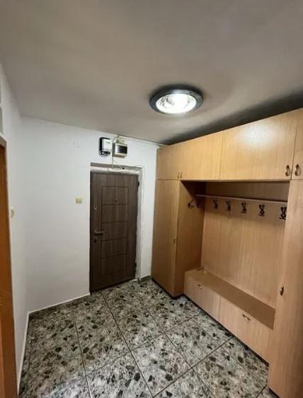 Apartament cu 2 camere semidecomandat în Iancului
