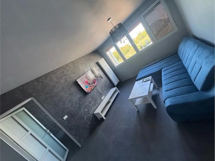 Apartament cu 2 camere semidecomandat în Brâncoveanu