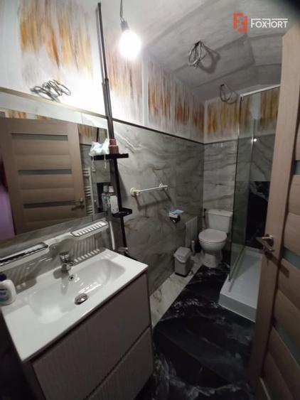 Casă individuală cu 5 camere cu Canalizare în Ghiroda