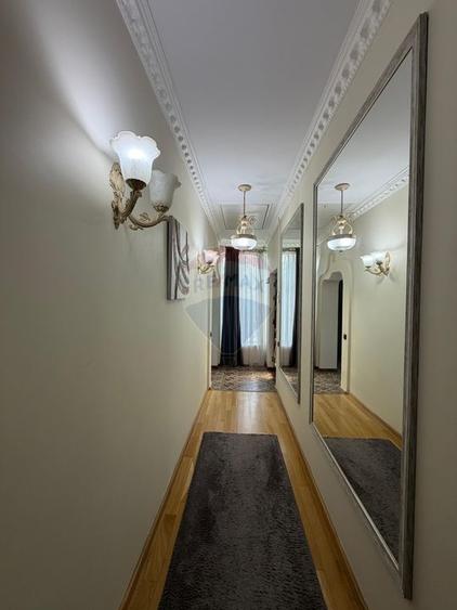 Casă individuală cu 4 camere cu Teren 557 Mp în Central