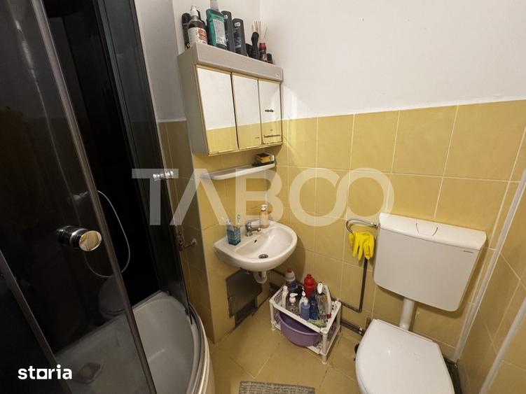 Apartament cu 4 camere decomandat în Central