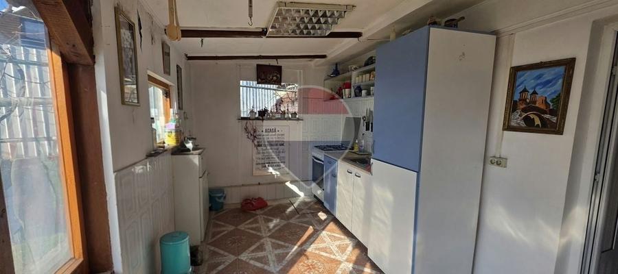 Casă individuală cu 5 camere cu Teren 1682 Mp în Lucieni