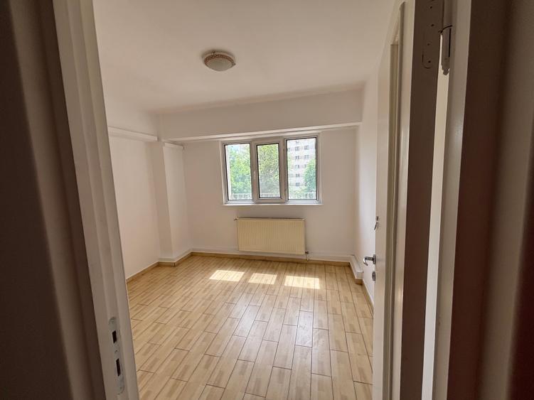 Apartament Calea 13 Septembrie colt cu Str:Sabinelor - 4