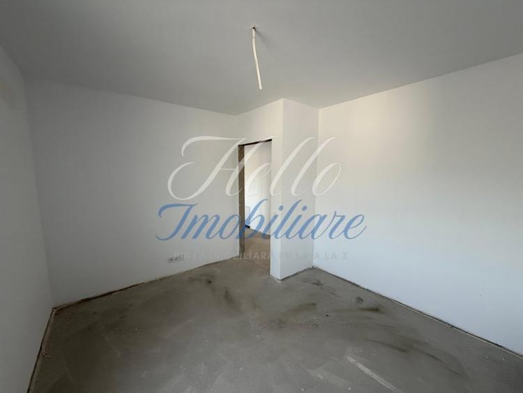 Apartament cu 4 camere semidecomandat în Florești