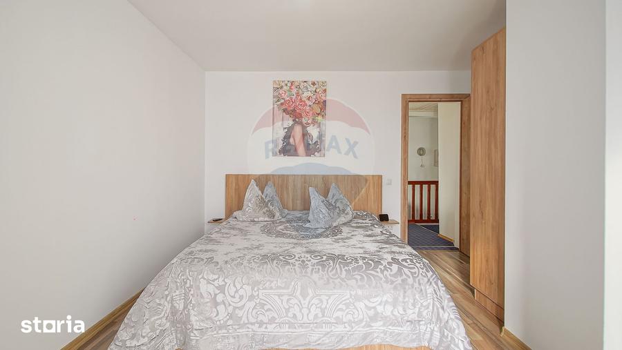 Casă cu 8 camere cu Teren 485 Mp în Central
