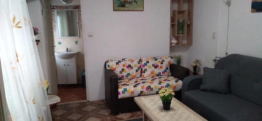 Casă cu 6 camere cu Teren 275 Mp în Central