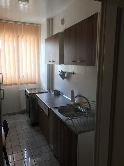 Apartament cu 2 camere semidecomandat în Calea Victoriei