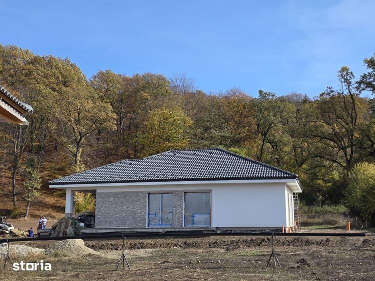 Casă cu 4 camere cu Teren 500 Mp în Primăverii
