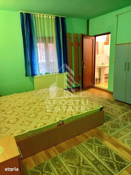 Casă cu 8 camere cu Teren 400 Mp în Moneasa