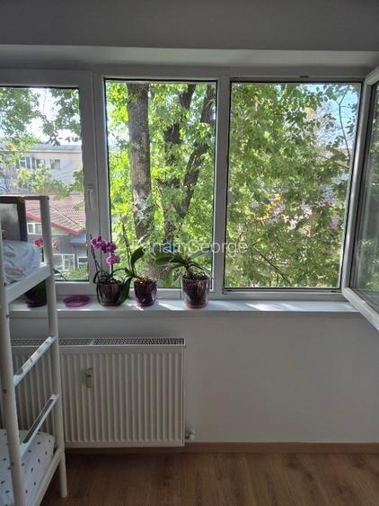 Apartament cu 3 camere decomandat, mobilat în Titan