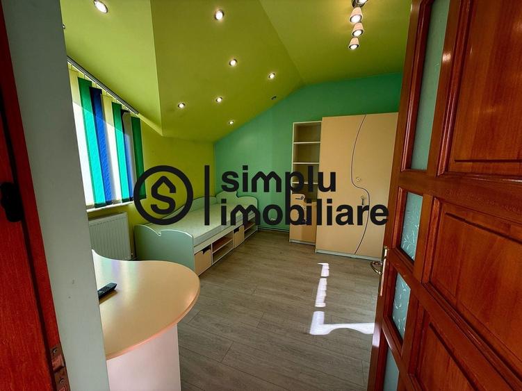 Casă individuală cu 5 camere cu Canalizare în 1 Mai
