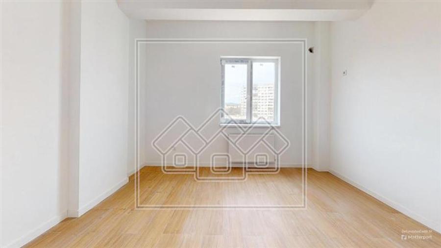 Apartament cu 3 camere decomandat în Hipodrom 4