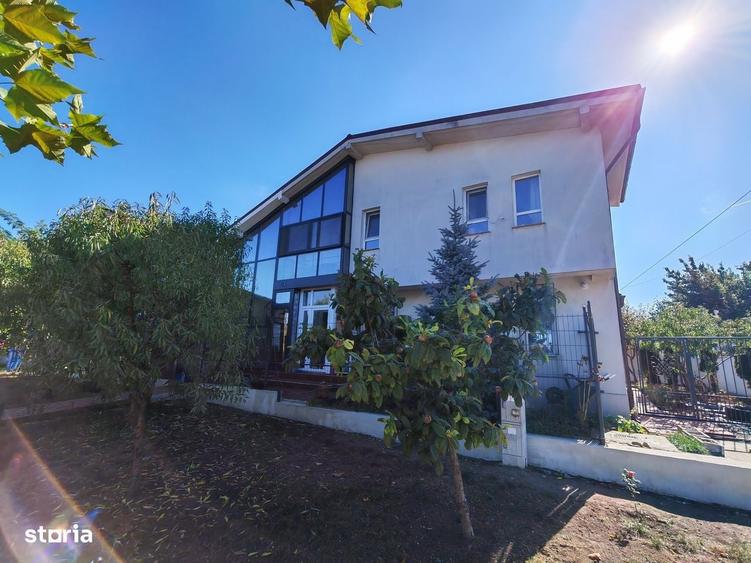 Casă cu 4 camere în Central