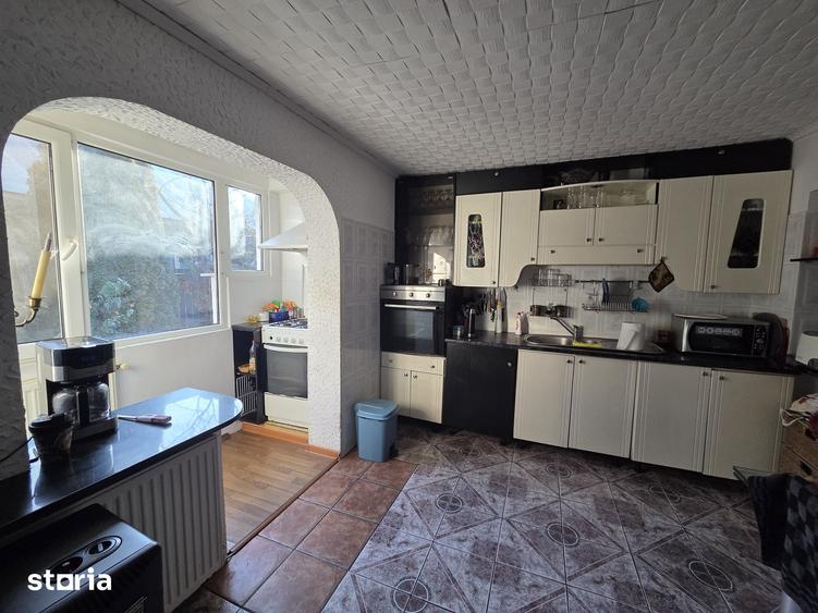 Casă cu 5 camere cu Teren 781 Mp în Central