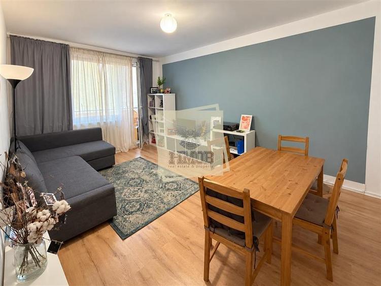Apartament cu 3 camere decomandat, mobilat în Central