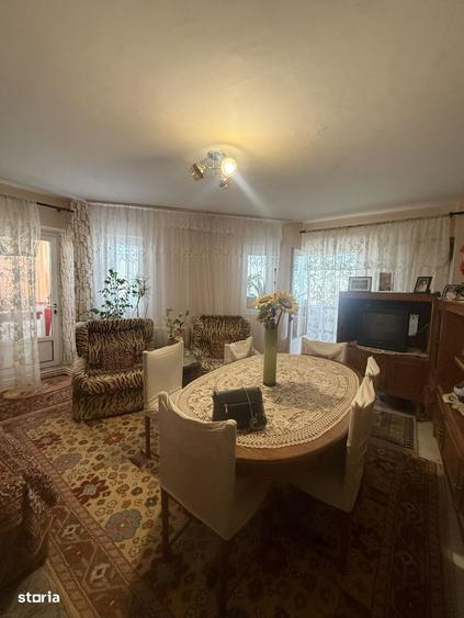 Apartament cu 2 camere decomandat în Far