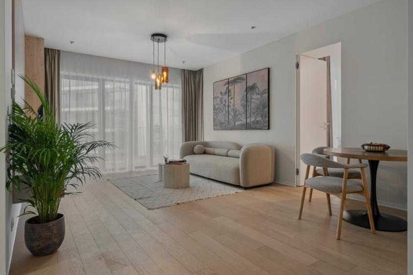 Apartament cu 3 camere decomandat, mobilat în Barbu Văcărescu