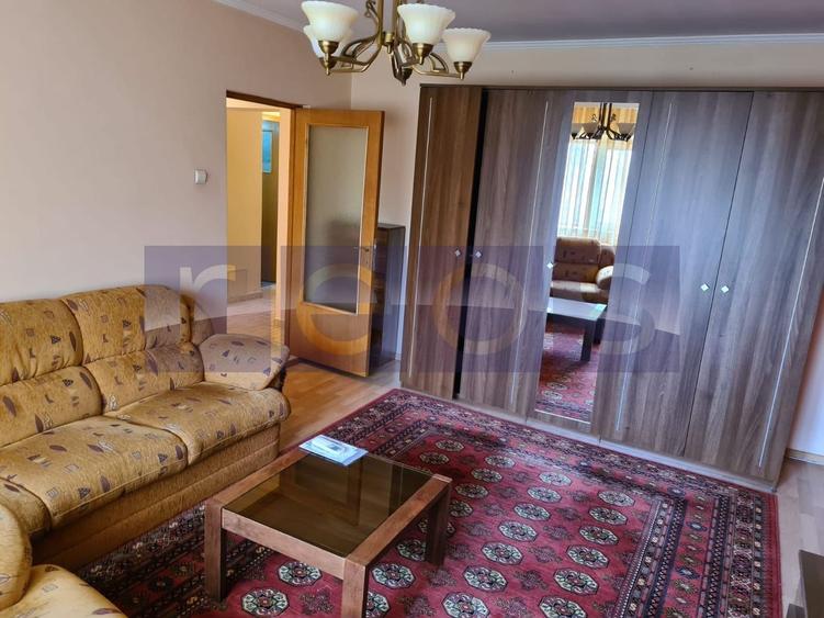 Apartament cu 3 camere decomandat, mobilat în Vitan Mall