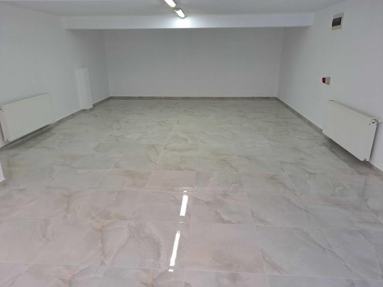 Spațiu comercial, de 120 mp, în Exterior Vest