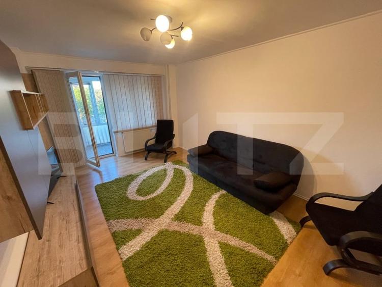Apartament cu 3 camere decomandat, mobilat în Decebal