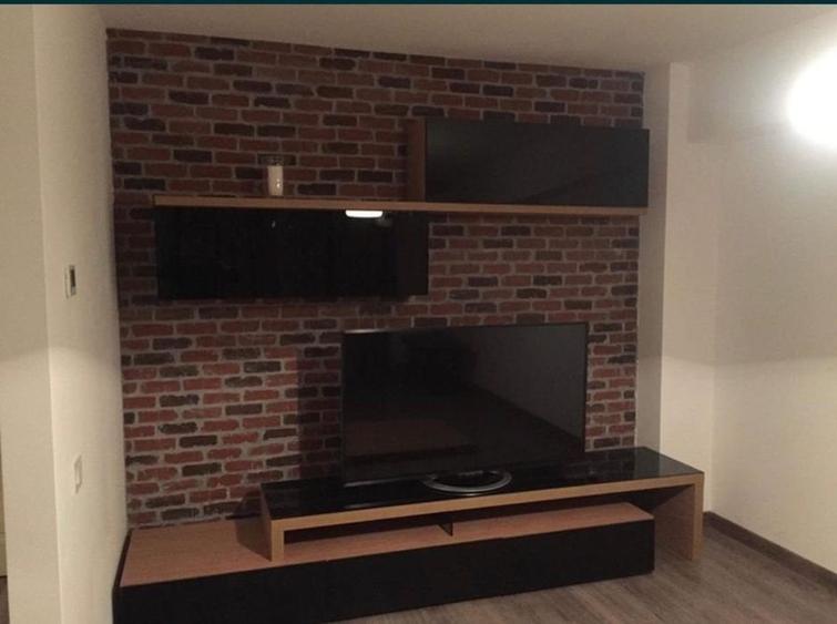 Apartament cu 3 camere semidecomandat în Tătărași