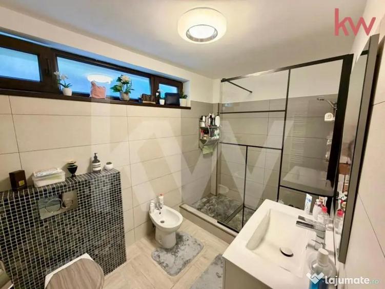 Apartament cu 3 camere semidecomandat, mobilat în Central