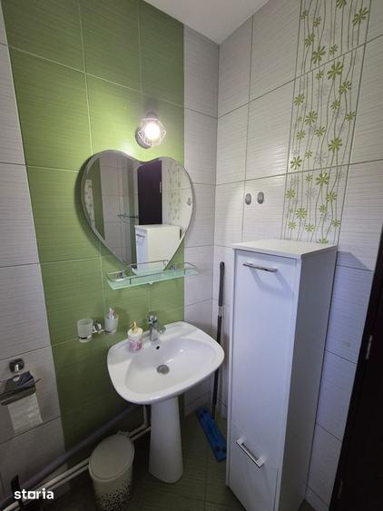 Apartament cu 3 camere semidecomandat în Nicolina