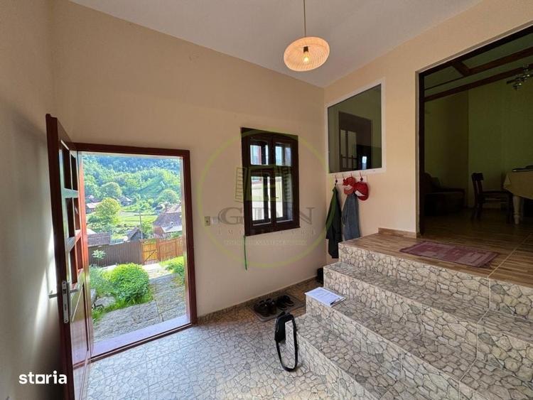 Casă cu 4 camere în Deal