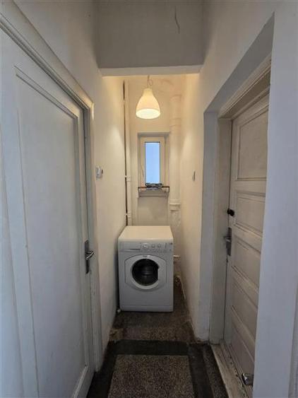 Apartament cu 3 camere decomandat în Calea Victoriei