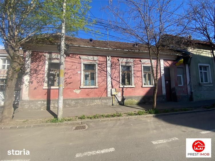 Casă cu 3 camere cu Teren 242 Mp în Central