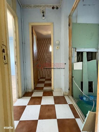 Apartament cu 3 camere semidecomandat în Berceni — fotografia 2