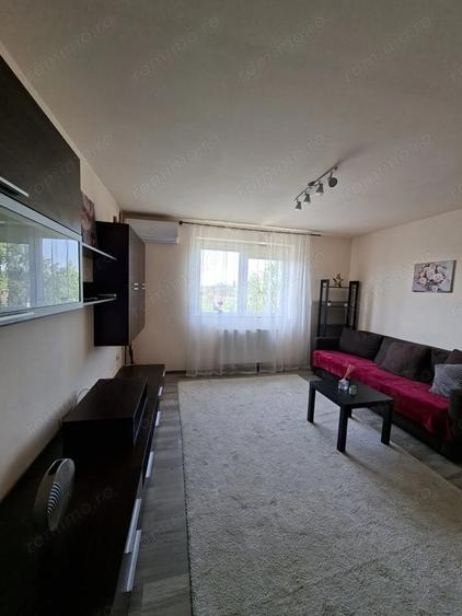 Apartament cu 3 camere decomandat în Giarmata