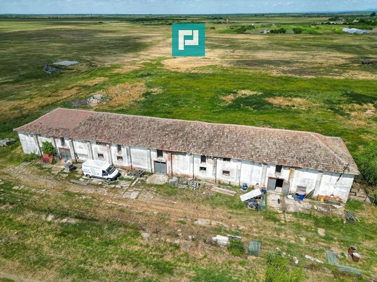 Spațiu industrial, de 455 mp, în Zărand