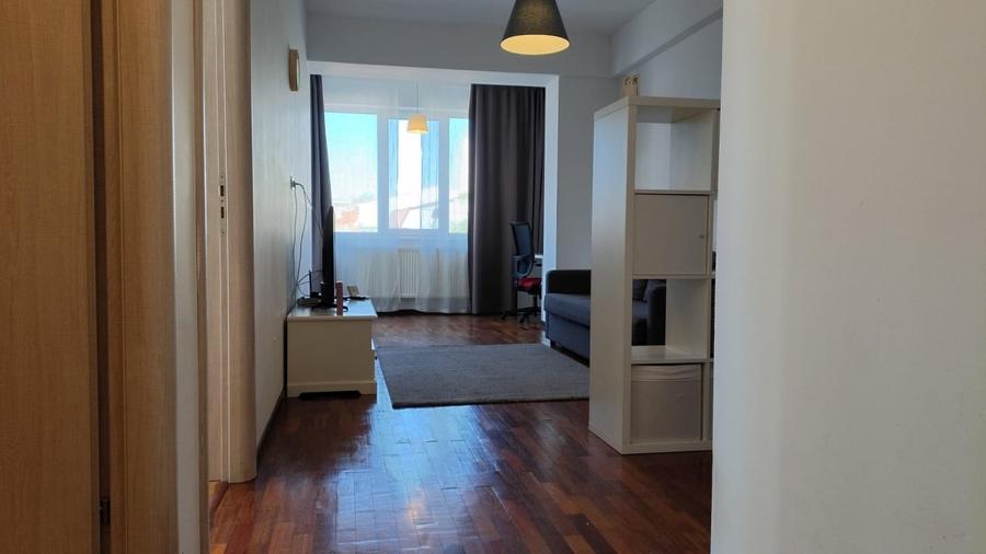 Apartament cu 2 camere semidecomandat în Parcul Carol